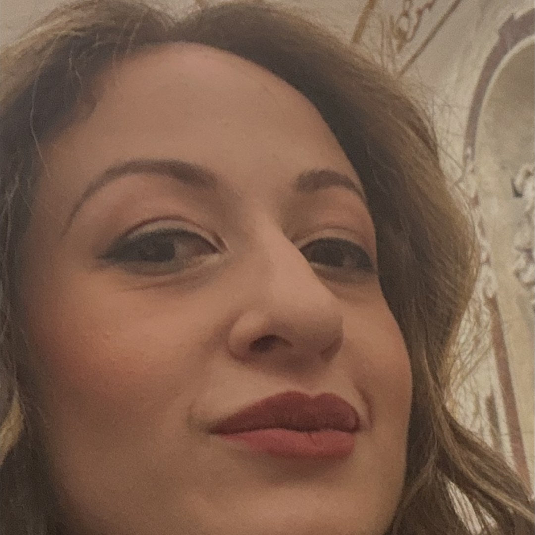Rossella, designer of the Eterna Hibiscus collection