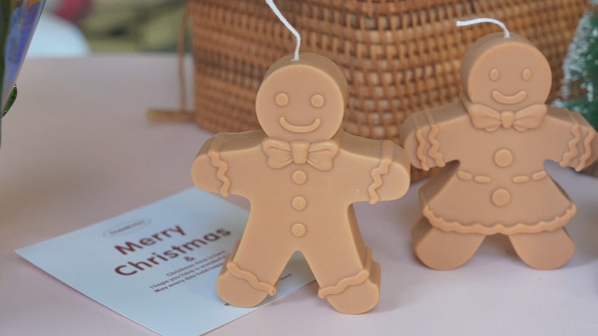 Video of making a Gingerbread Baby candle using a silicone mold - Boowan Nicole