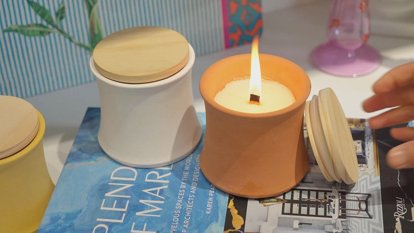 Load video: جرة شمعة بغطاء خشبي