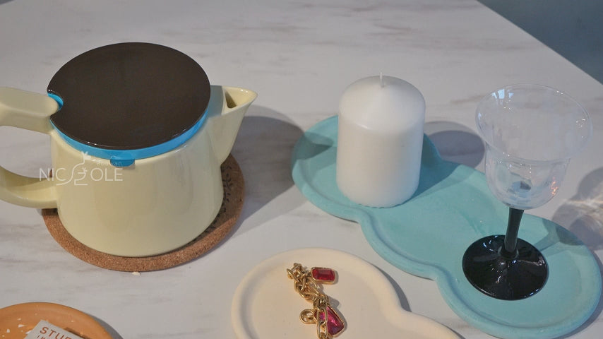 Load video: Video of Making Triple-Nut Peanut-Shaped Tray Using Silicone Molds - Boowan Nicole