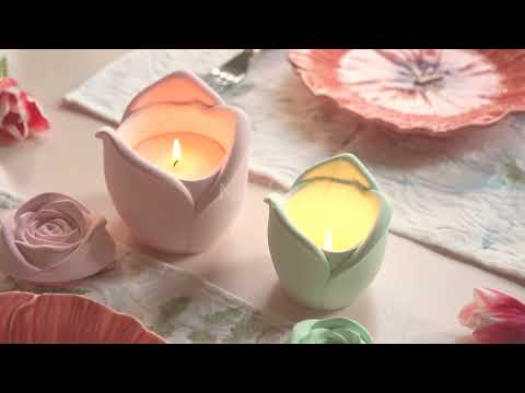 Video of making a Rose Reverie Candle Jar using silicone molds - Boowan Nicole