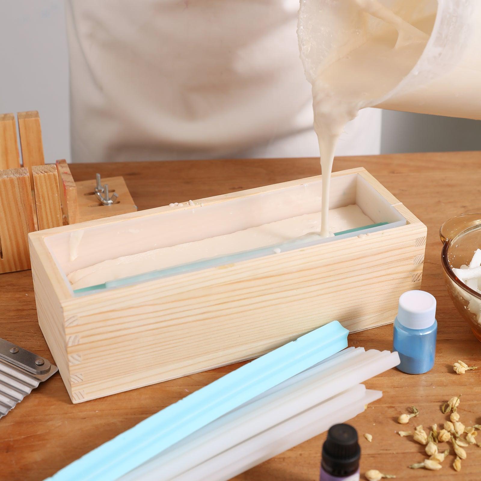 Moule à savon rectangulaire en silicone avec boîte en bois pour la fabrication de barres de savon de 3 x 3 pouces