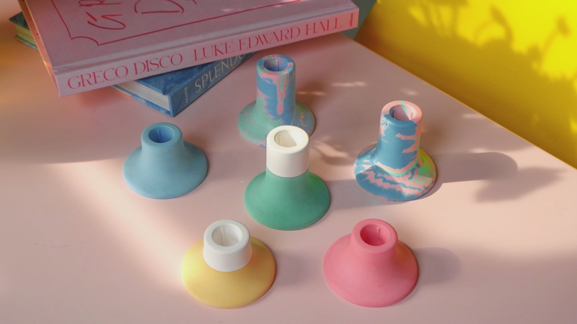 Загрузить видео: nicole-handmade-candlestick-holder-silicone-molds-concrete-cement-home-decoration-candle-stick-holder-mould-2