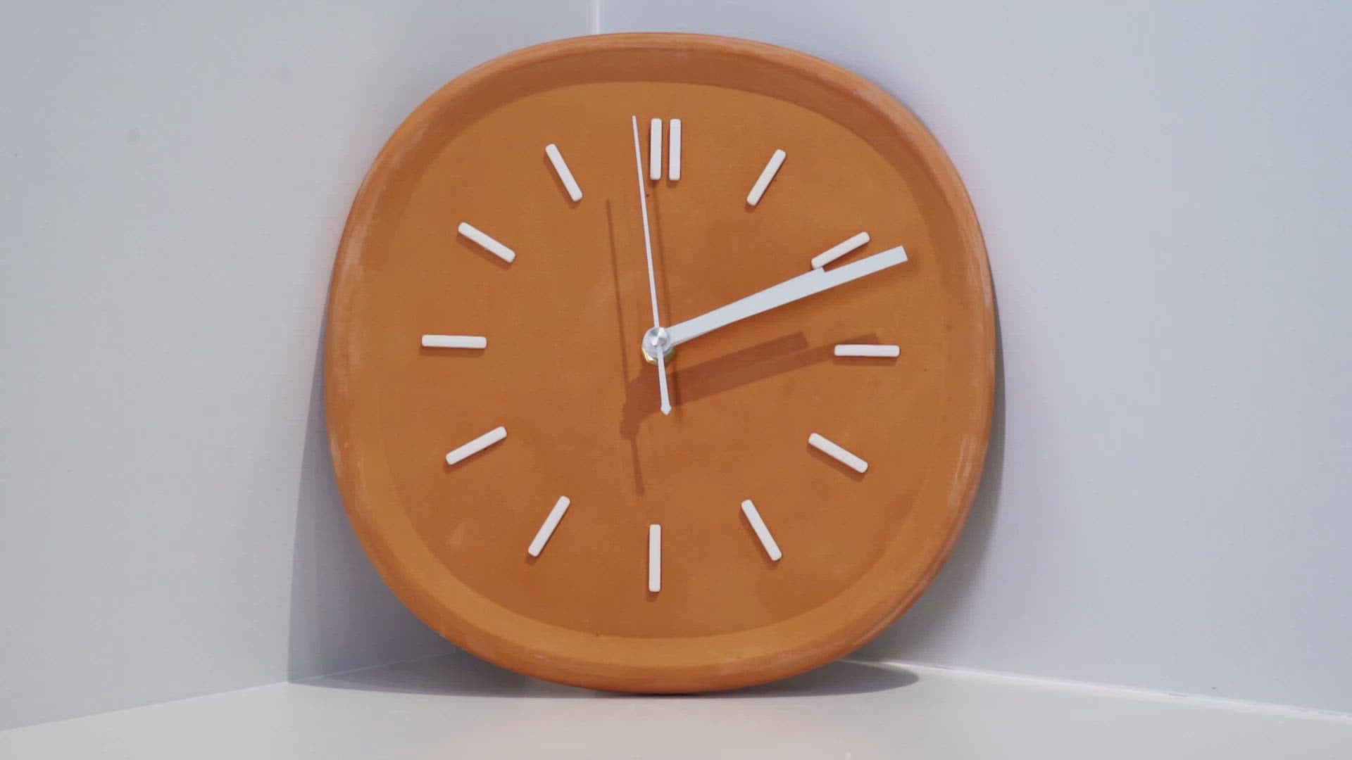 Load video: Concrete Wall Clock Silicone Mold