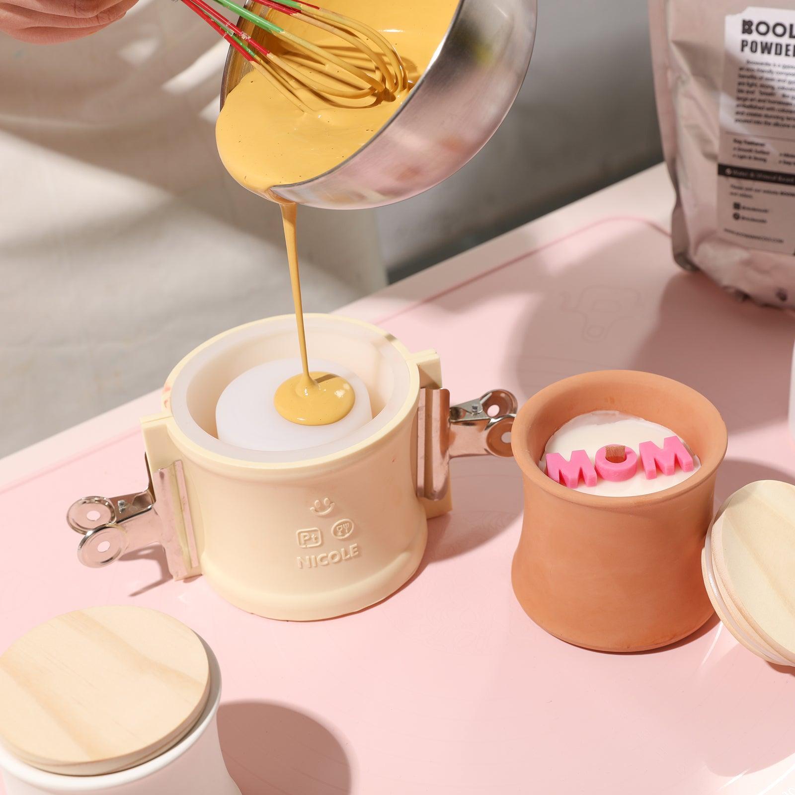 جرة شمعة بغطاء خشبي