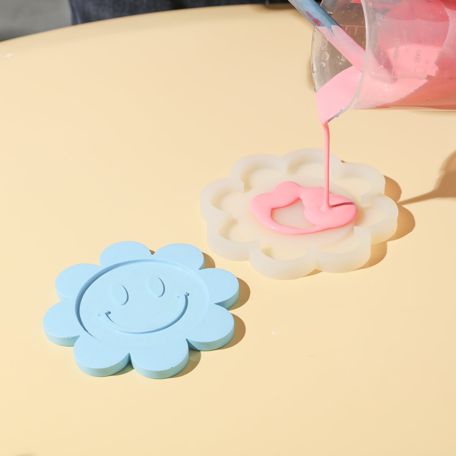 floral-smile-face-candle-holder-concrete-mold-silicone-cement-candlestick-coaster-mould-home-collection-tray-decoration-tool-2