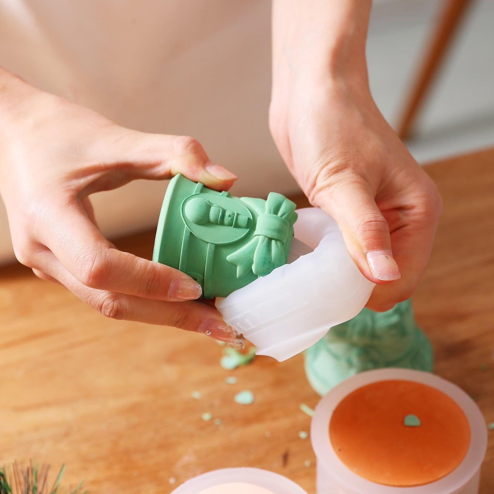 nicole-christmas-small-jingle-bell-candlestick-holder-silicone-molds-concrete-cement-candle-stick-holder-mould-1