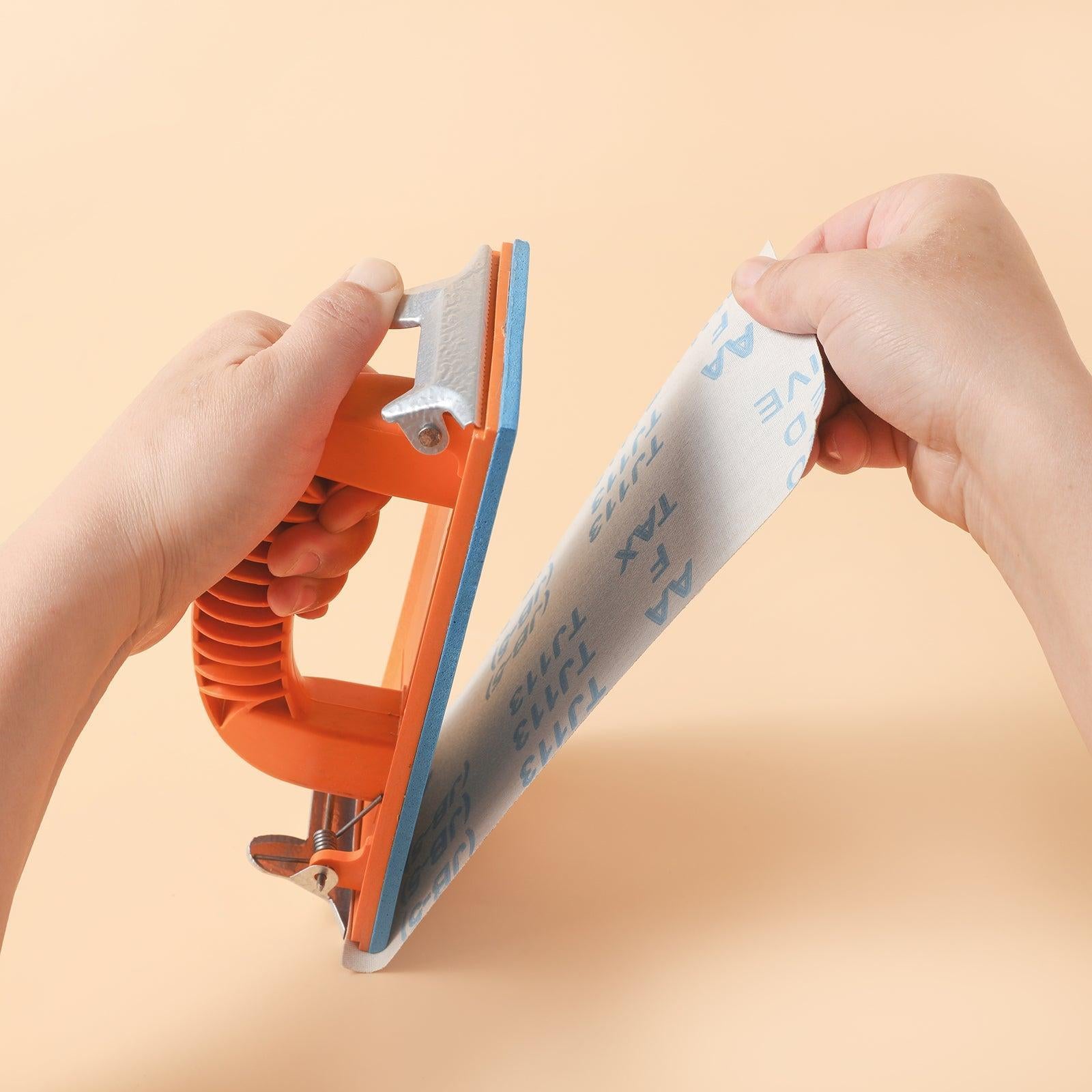 Schleifpapierhalter mit Schleifpapier