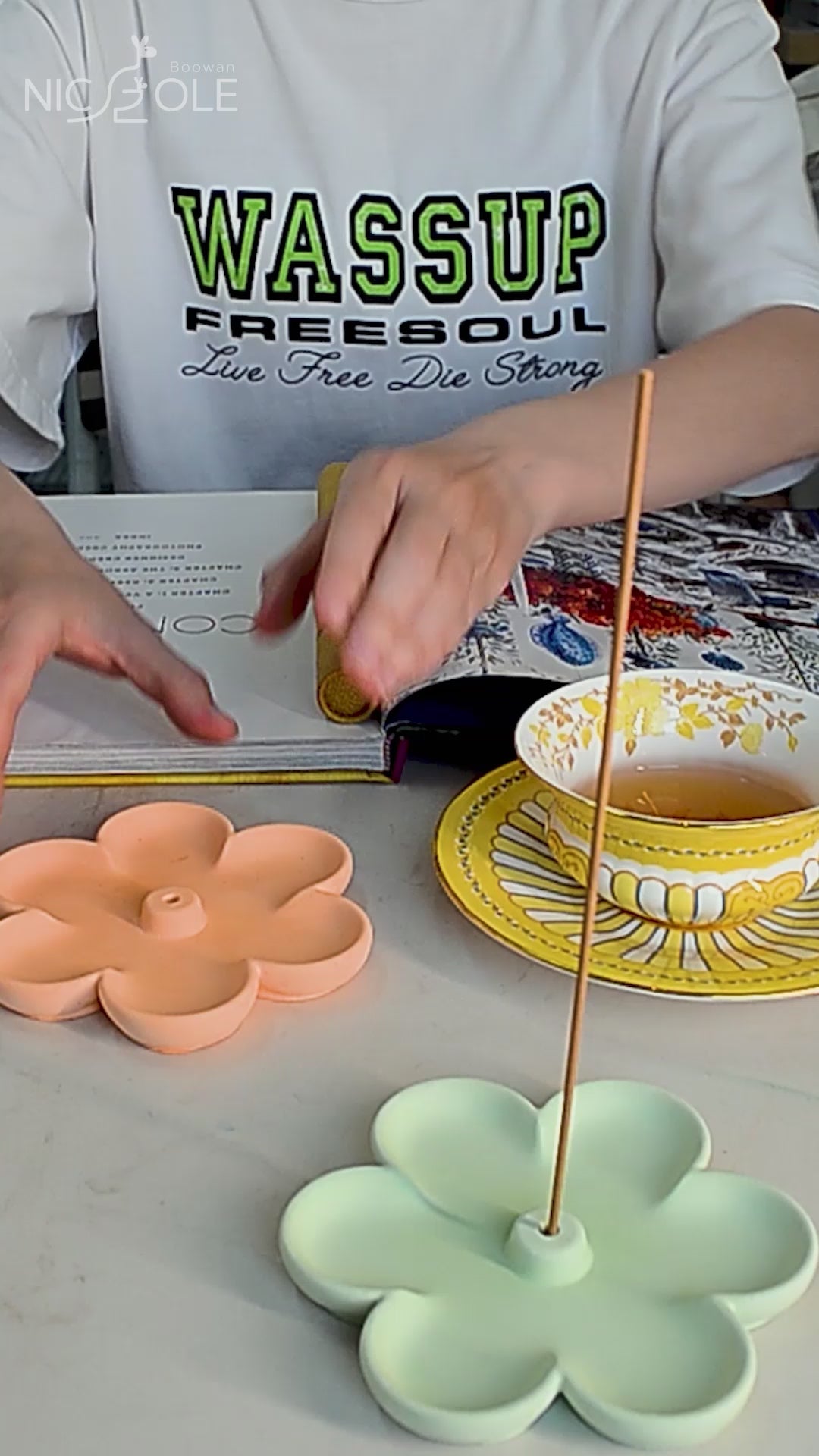 Load video: flower-shape-concrete-incense-holder-silicone-mold