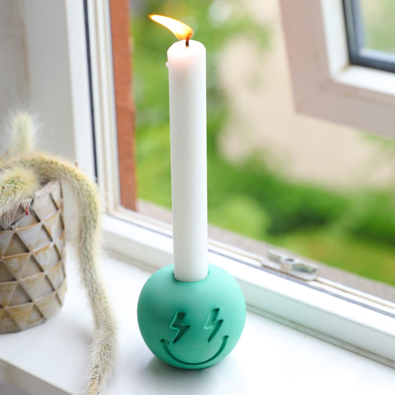 emoticon-smile-face-candle-holder-mold-sunny-doll-jesmonite-silicone-candlestick-moulds-for-handmade-home-decorations-1