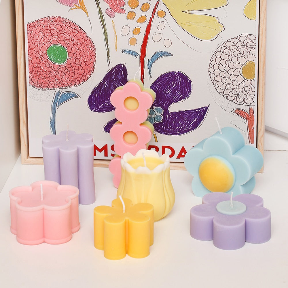 Flower in Bloom Soy and Beeswax Candle Silicone Molds – Boowan Nicole