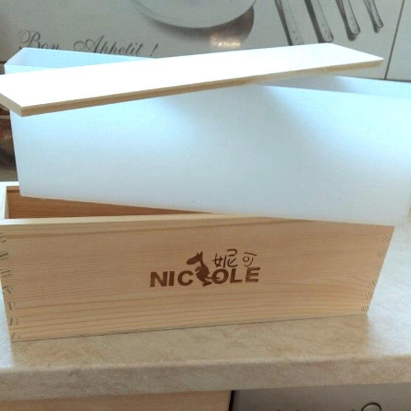 Silikon-Seifenform Tall and Skinny Laibform mit Holzkiste