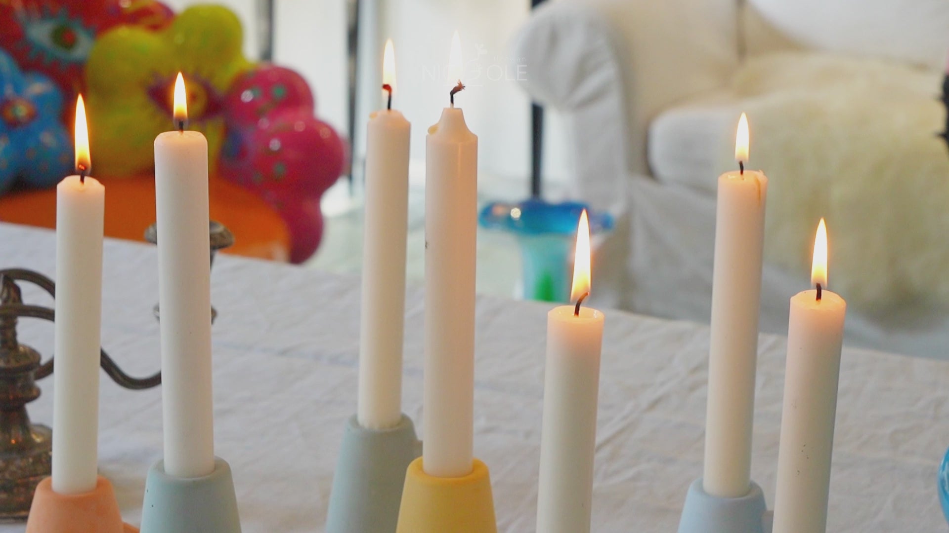 Charger la vidéo : nicole-handmade-geometric-candlestick-holder-silicone-molds-concrete-cement-candle-stick-holder-mould