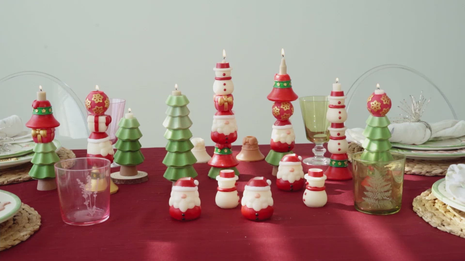 Load video: Christmas Themed Building Blocks Stackable Modular Candle Silicone Mold